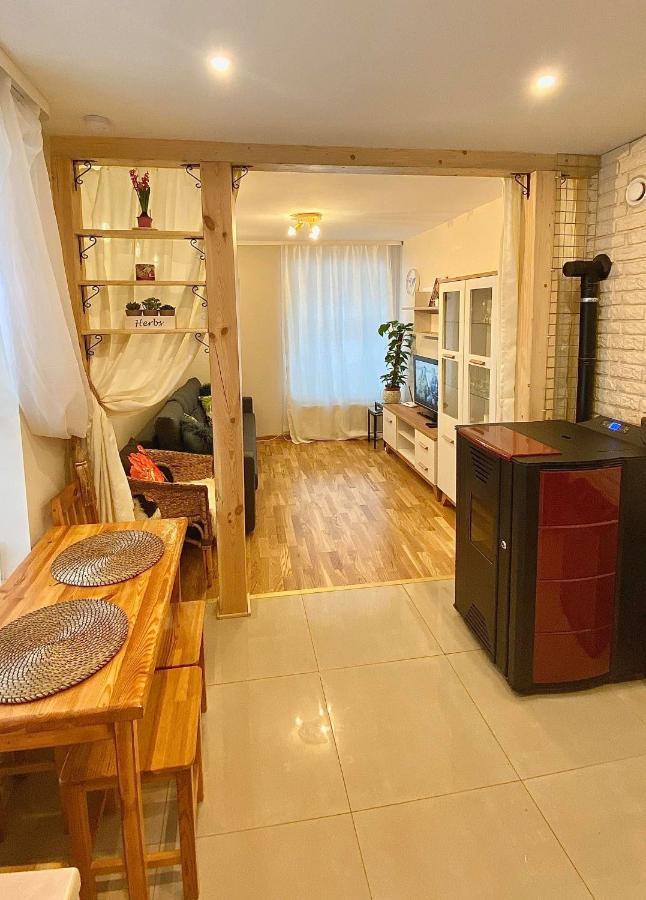 Valnu Ielas Apartments Cēsis Esterno foto